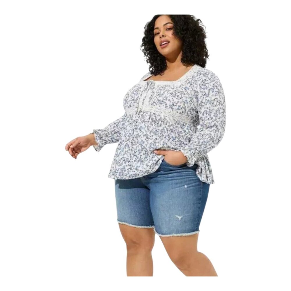 Torrid Perfect 10" Boyfriend Denim Bermuda Short Vintage Stretch Women's 18 - Picture 3 of 9